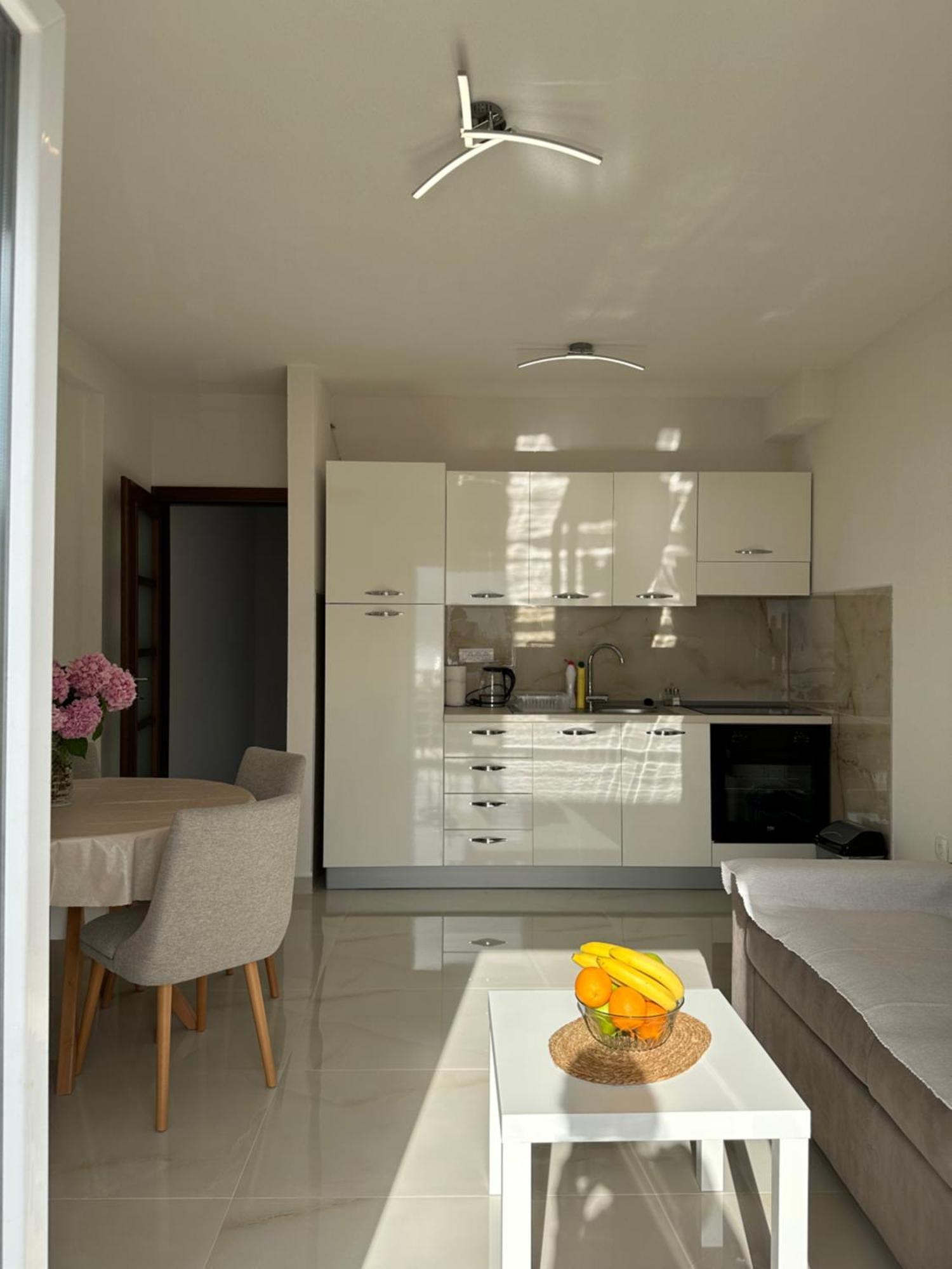 Sunny Apartment Котор Экстерьер фото