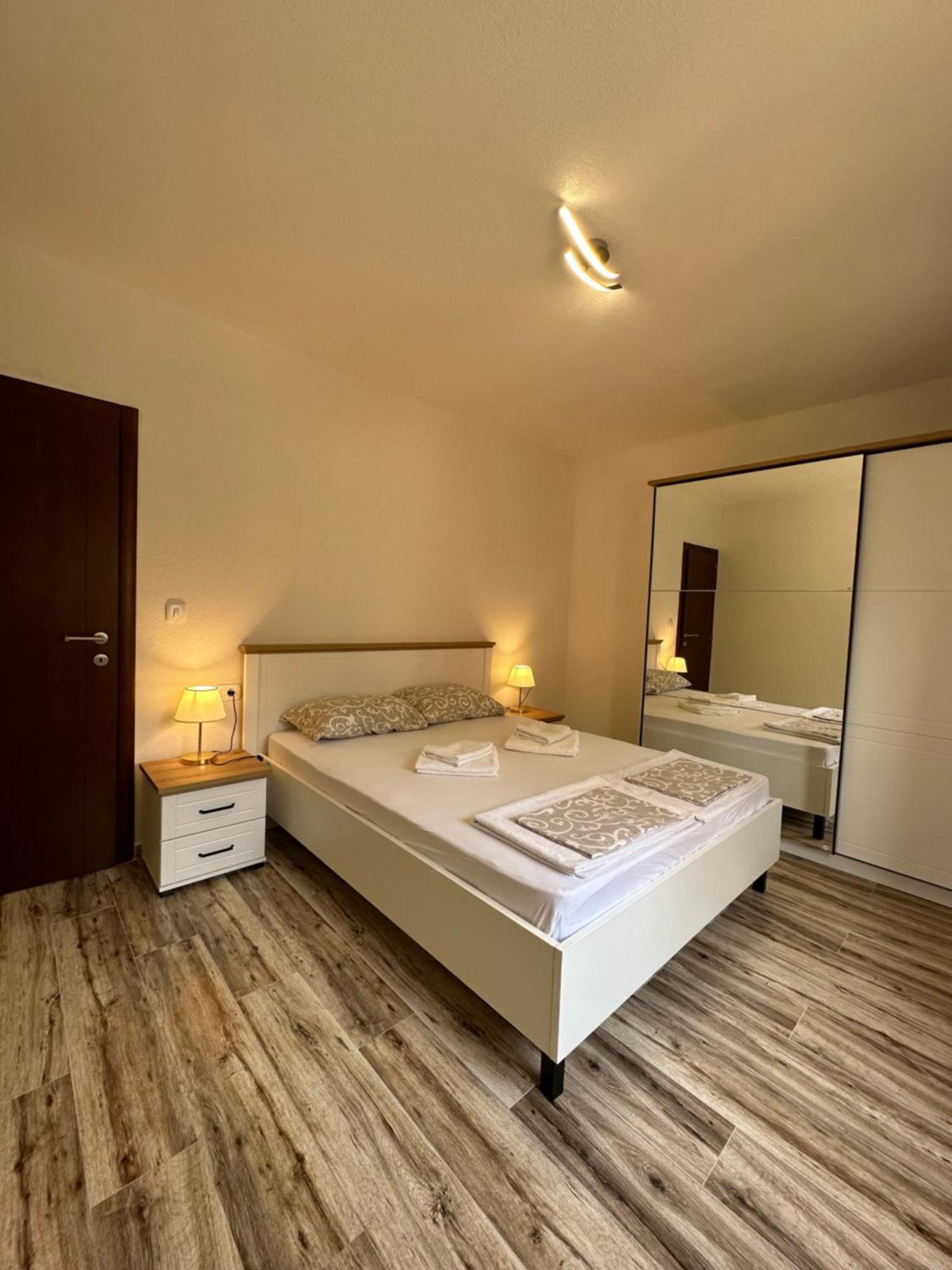 Sunny Apartment Котор Экстерьер фото