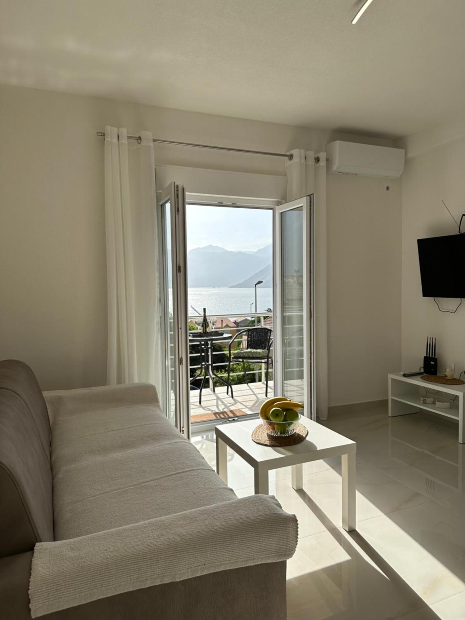 Sunny Apartment Котор Экстерьер фото